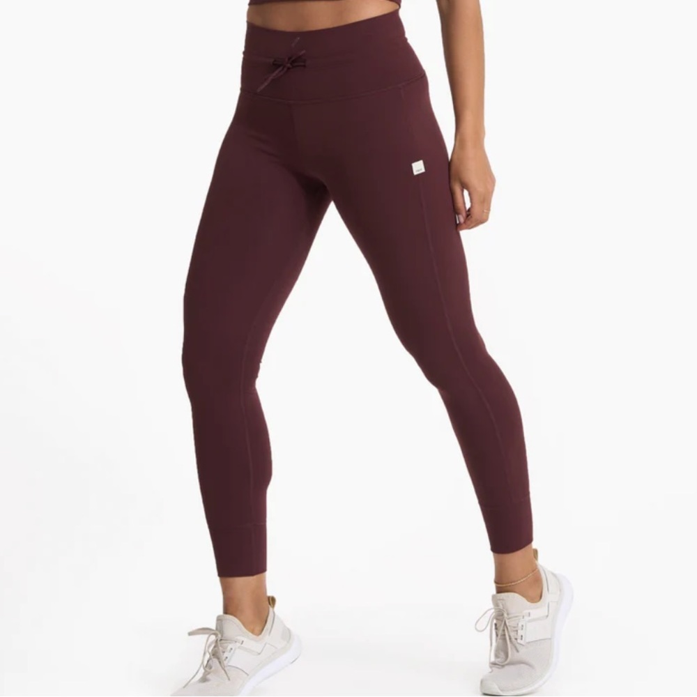 Vuori daily legging in ruby.